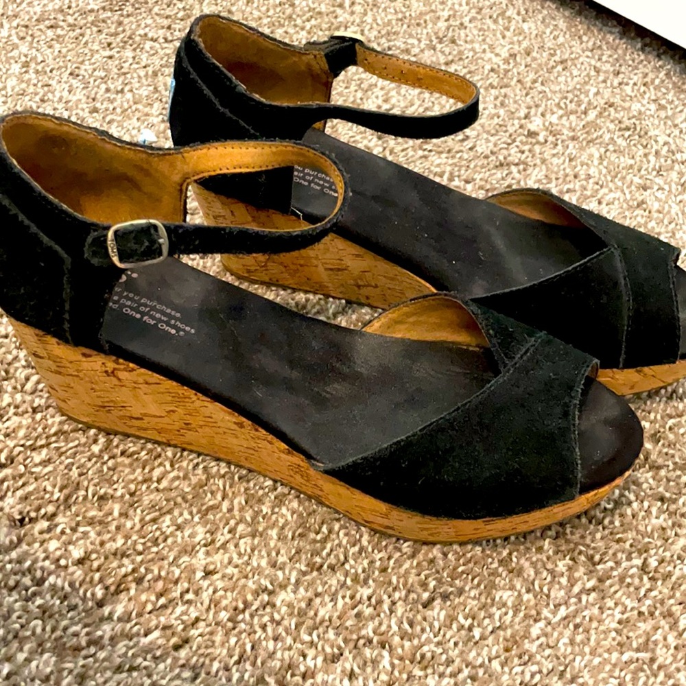 🌹Tom’s Wedge Black suede and cork sandals